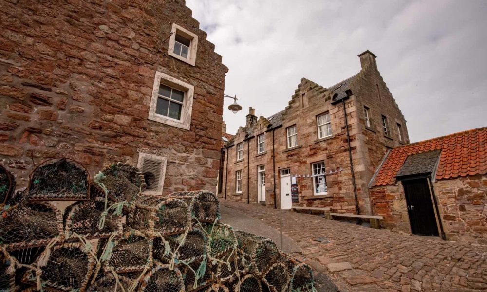 a-lobster-on-the-port-of-crail-sir-edwards-roadtrip