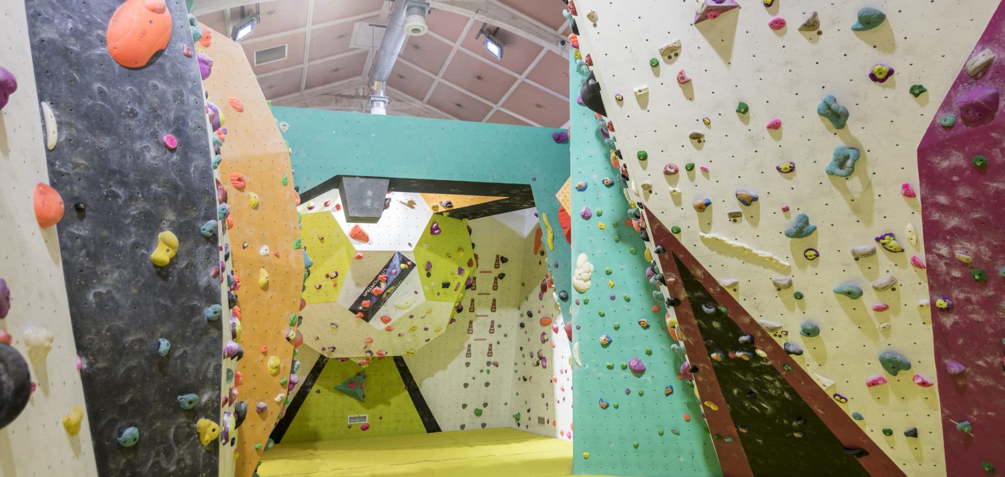 climbing-in-an-old-church-sir-edwards-roadtrip
